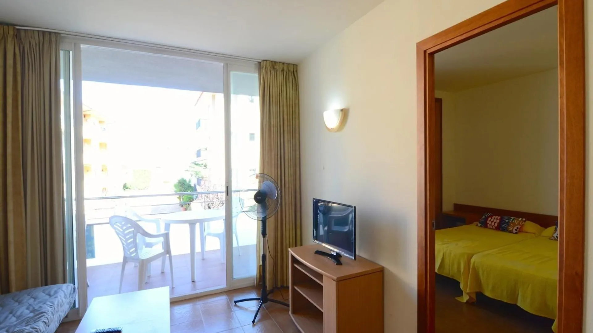 The Apartment In Estartit Has 1 Bedrooms L'Estartit
