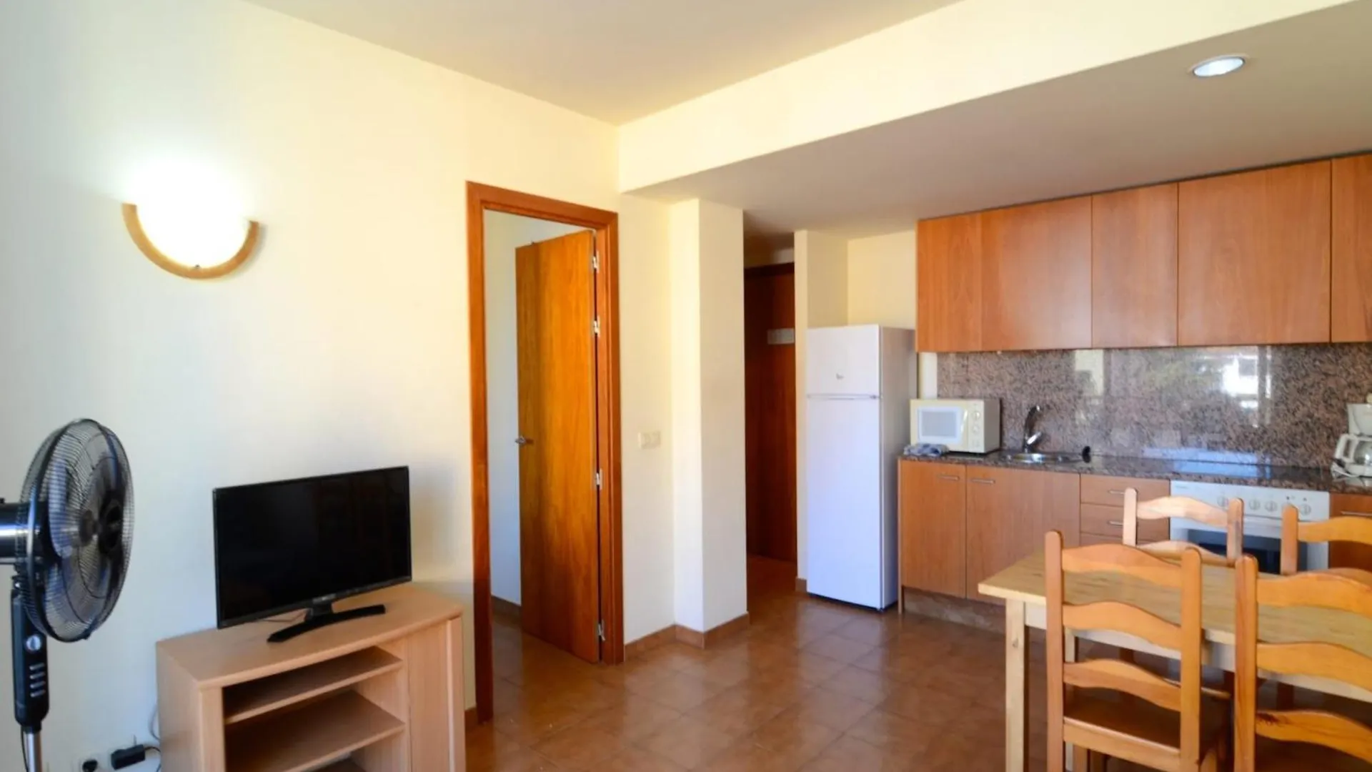 The Apartment In Estartit Has 1 Bedrooms L'Estartit